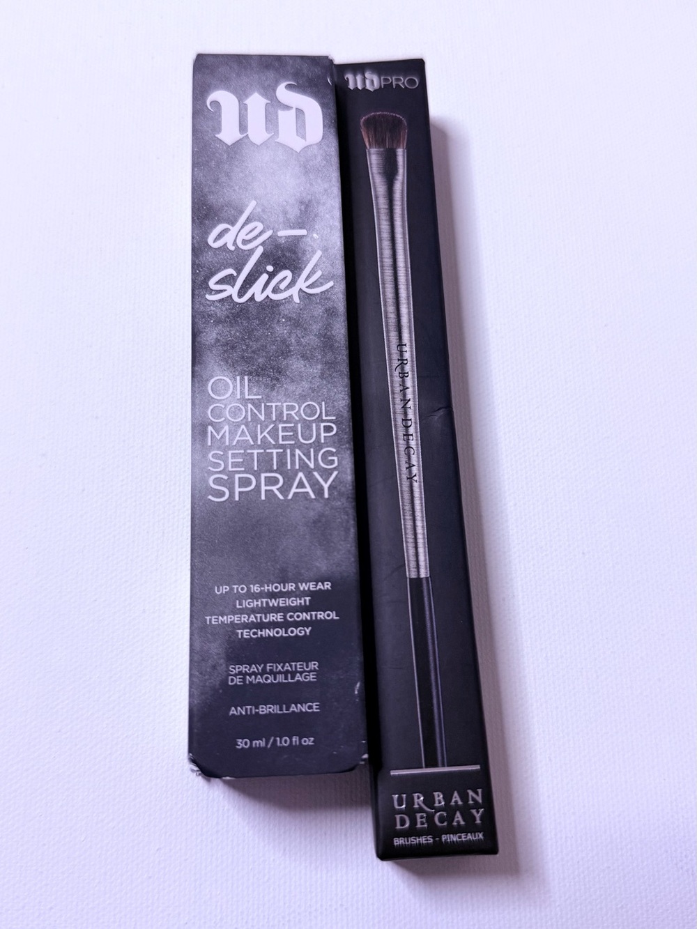 Urban Decay De-Slick Setting Spray + Moondust E-210 Brush Bundle New
